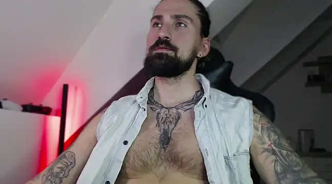 Snapshot of MateoHunk chatting on December 2024 06:37:02 PM MateoHunk online show from December 2024 06:37:02 PM