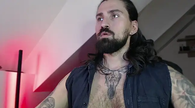 Snapshot of MateoHunk chatting on December 2024 06:43:02 PM MateoHunk online show from December 2024 06:43:02 PM