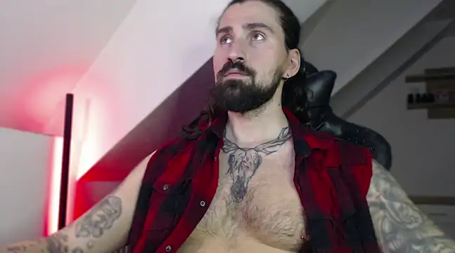 Snapshot of MateoHunk chatting on December 2024 05:13:01 PM MateoHunk online show from December 2024 05:13:01 PM