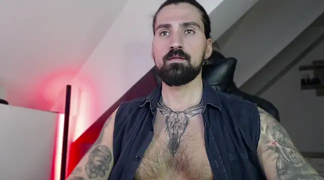 Snapshot of MateoHunk chatting on January 2025 05:11:02 PM MateoHunk online show from January 2025 05:11:02 PM