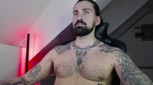 Snapshot of MateoHunk chatting on January 2025 04:06:01 PM MateoHunk online show from January 2025 04:06:01 PM