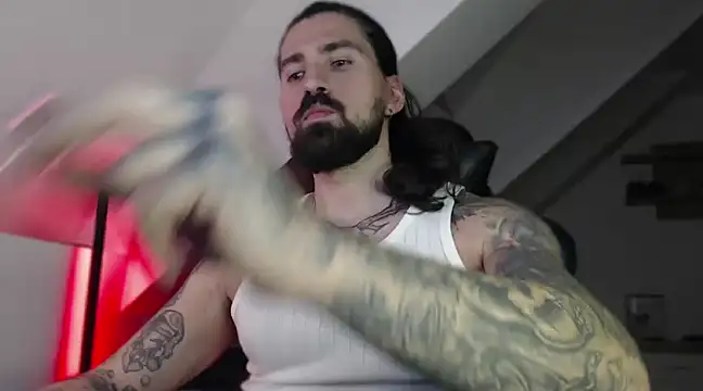 Snapshot of MateoHunk chatting on January 2025 04:06:01 PM MateoHunk online show from January 2025 04:06:01 PM