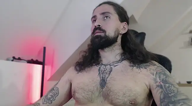 Snapshot of MateoHunk chatting on January 2025 05:54:02 PM MateoHunk online show from January 2025 05:54:02 PM