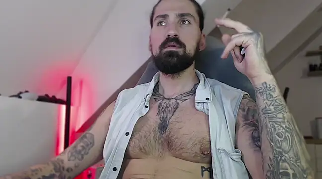 Snapshot of MateoHunk chatting on January 2025 08:54:01 PM MateoHunk online show from January 2025 08:54:01 PM