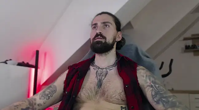 Snapshot of MateoHunk chatting on January 2025 04:46:01 PM MateoHunk online show from January 2025 04:46:01 PM