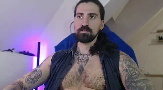 Snapshot of MateoHunk chatting on February 2025 04:30:02 PM MateoHunk online show from February 2025 04:30:02 PM