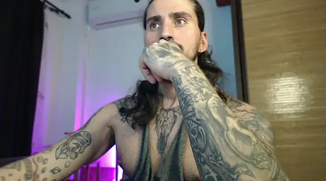 Snapshot of MateoHunk chatting on March 2025 08:06:02 PM MateoHunk online show from March 2025 08:06:02 PM