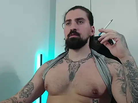 Snapshot of MateoHunk chatting on October 2025 03:58:01 PM MateoHunk online show from October 2025 03:58:01 PM