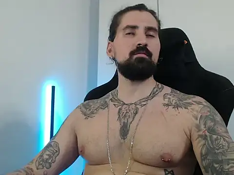 Snapshot of MateoHunk chatting on October 2025 06:01:01 PM MateoHunk online show from October 2025 06:01:01 PM