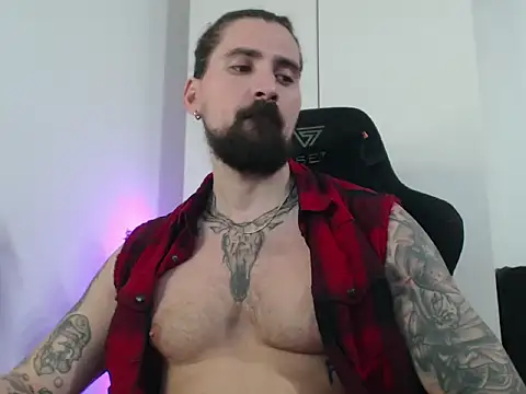 Snapshot of MateoHunk chatting on December 2025 06:45:02 PM MateoHunk online show from December 2025 06:45:02 PM