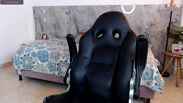 hanz col online show from December 2025 03:49:02 AM