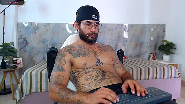 Snapshot of hanz_col chatting on May 2026 04:23:02 PM hanz col online show from May 2026 04:23:02 PM