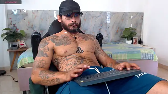 Snapshot of hanz_col chatting on June 2026 02:21:02 PM hanz col online show from June 2026 02:21:02 PM
