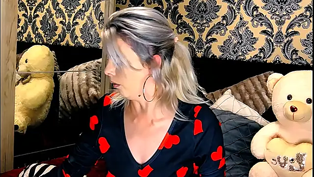 Snapshot of Aly_girl1 chatting on December 2024 09:57:01 AM Aly girl1 online show from December 2024 09:57:01 AM