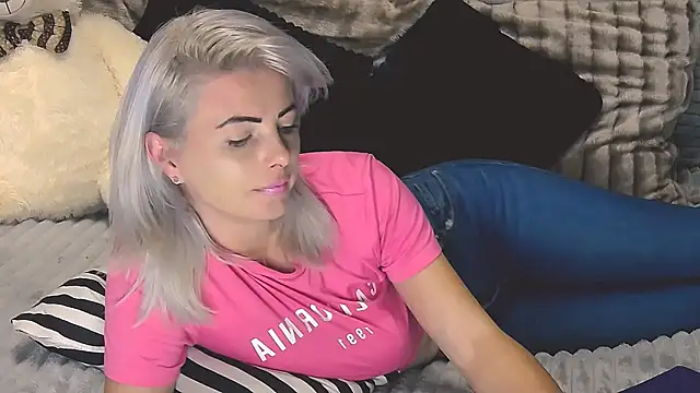 Snapshot of Aly_girl1 chatting on March 2025 02:01:02 PM Aly girl1 online show from March 2025 02:01:02 PM