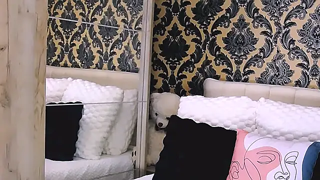 Snapshot of Aly_girl1 chatting on September 2025 07:30:02 AM Aly girl1 online show from September 2025 07:30:02 AM