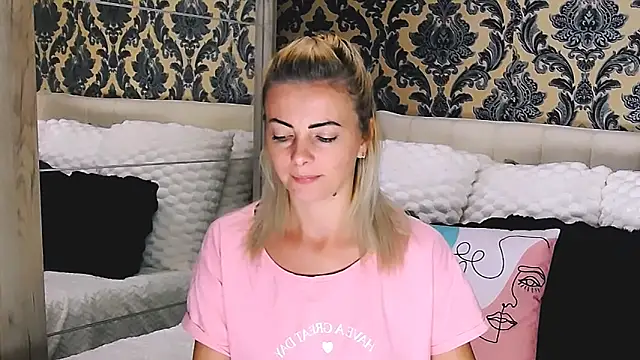 Snapshot of Aly_girl1 chatting on September 2025 09:03:01 AM Aly girl1 online show from September 2025 09:03:01 AM