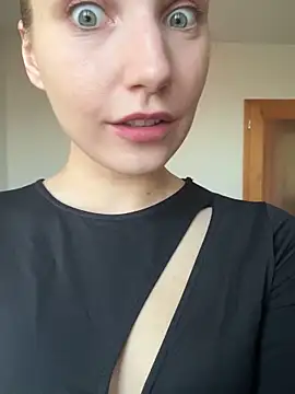 Sofia Poly online show from February 2025 09:37:01 PM