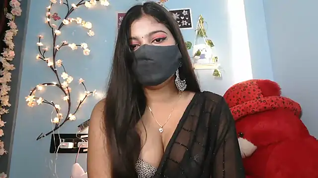 Reena Singh53 online show from October 2025 01:26:02 PM