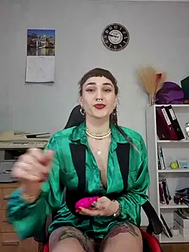 Snapshot of FoxRineHelen chatting on February 2025 02:49:01 PM FoxRineHelen online show from February 2025 02:49:01 PM