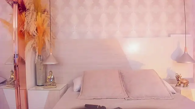 IvannaAnggel online show from November 2025 02:13:01 PM