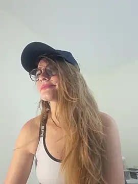 Snapshot of Hanny_24 chatting on January 2025 09:24:02 AM Hanny 24 online show from January 2025 09:24:02 AM