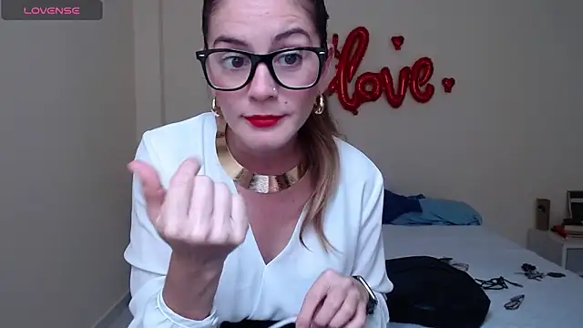 Snapshot of Hanny_24 chatting on February 2025 07:30:02 PM Hanny 24 online show from February 2025 07:30:02 PM