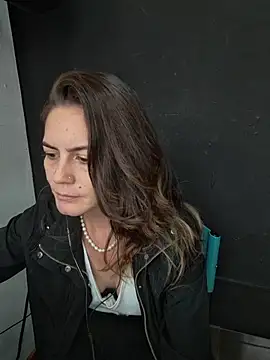 Snapshot of Hanny_24 chatting on December 2025 08:14:01 PM Hanny 24 online show from December 2025 08:14:01 PM