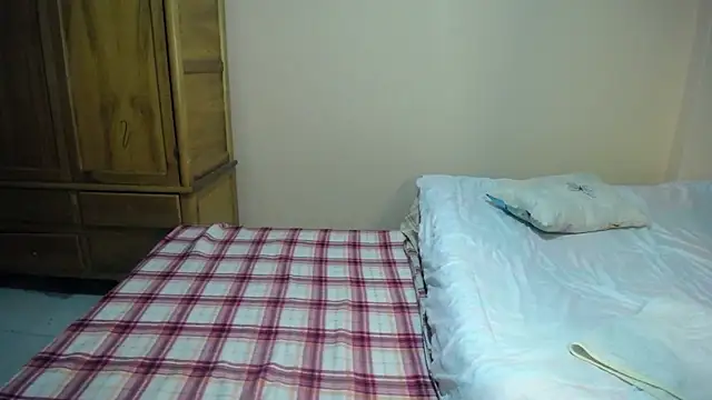 Snapshot of _Zooee chatting on February 2025 02:13:02 PM Zooee online show from February 2025 02:13:02 PM