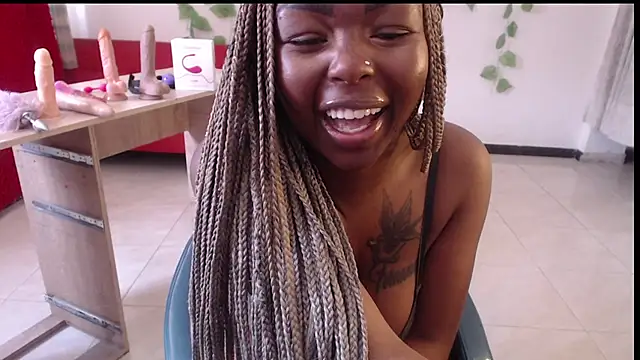 Snapshot of _Zooee chatting on September 2025 02:32:01 PM Zooee online show from September 2025 02:32:01 PM