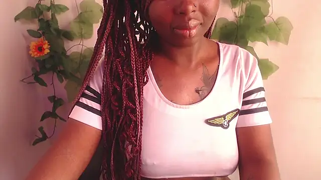 Snapshot of _Zooee chatting on April 2026 04:20:01 PM Zooee online show from April 2026 04:20:01 PM