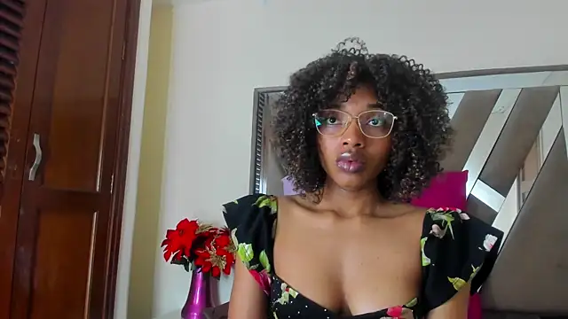 Snapshot of sara_williams01 chatting on March 2025 01:08:01 PM sara williams01 online show from March 2025 01:08:01 PM