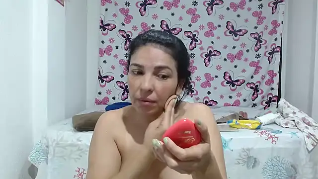 anybellucci43 online show from January 2025 11:00:01 PM