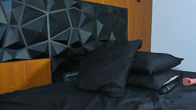 Snapshot of Wendy_Marchall chatting on January 2025 10:19:01 PM Wendy Marchall online show from January 2025 10:19:01 PM