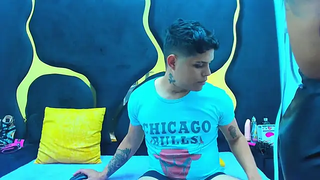 MelissaAndZeuss online show from March 2025 03:13:01 AM