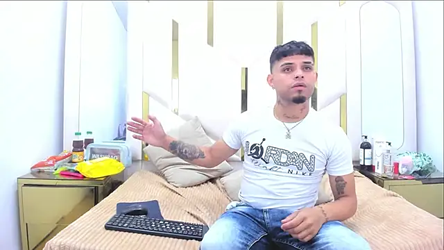 MelissaAndZeuss online show from October 2025 06:12:01 AM