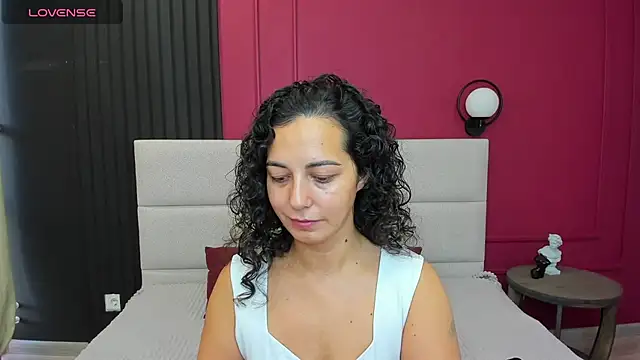 Linda Insatiable online show from September 2025 01:20:01 AM