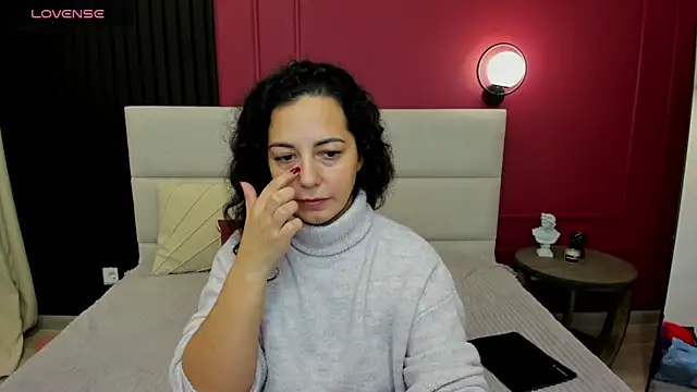 Linda Insatiable online show from October 2025 01:37:01 AM