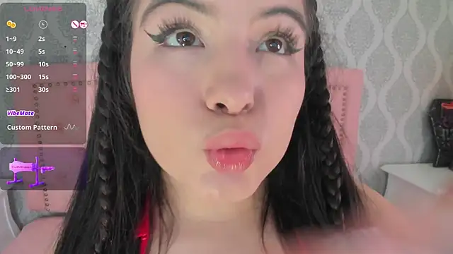 Snapshot of martina_rivera_ chatting on November 2025 12:18:01 PM martina rivera online show from November 2025 12:18:01 PM