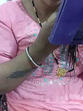 Snapshot of Urmila_bhabhii chatting on April 2026 03:21:02 AM Urmila bhabhii online show from April 2026 03:21:02 AM