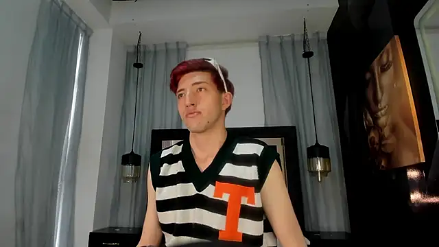 Un Slutty online show from February 2025 07:33:01 PM