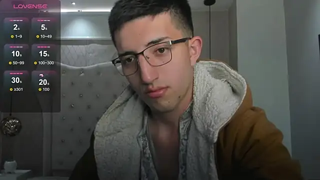 Un Slutty online show from October 2025 07:55:02 PM