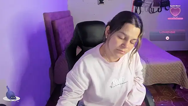 Sabrina Hall  online show from November 2025 02:54:02 AM