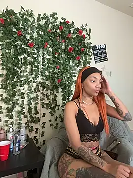 Snapshot of butterflybootyy chatting on November 2025 03:04:01 PM butterflybootyy online show from November 2025 03:04:01 PM