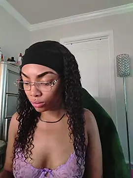 Snapshot of butterflybootyy chatting on May 2026 11:17:01 AM butterflybootyy online show from May 2026 11:17:01 AM