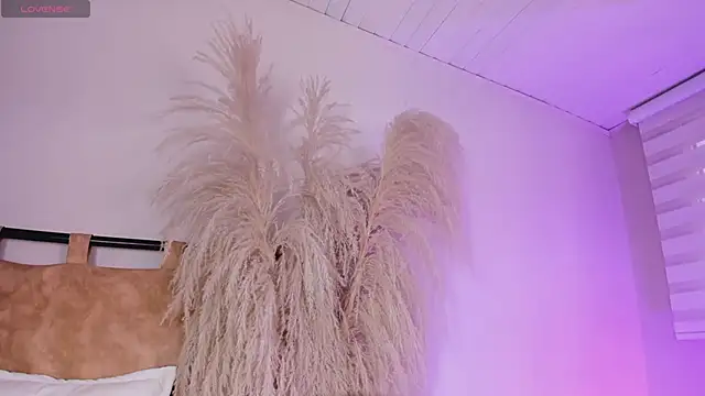 ariana rosse   online show from January 2025 03:43:01 PM