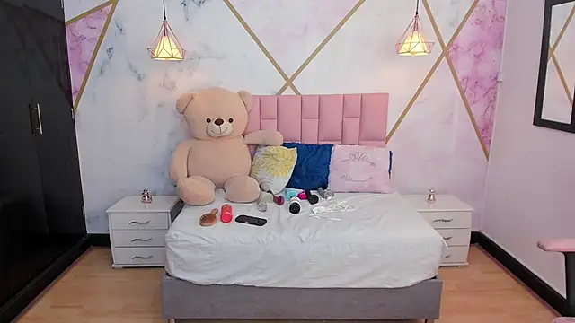 lizortiz online show from February 2025 12:39:02 PM