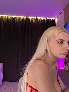 Snapshot of LoveLuna_ chatting on May 2026 09:34:02 PM LoveLuna online show from May 2026 09:34:02 PM