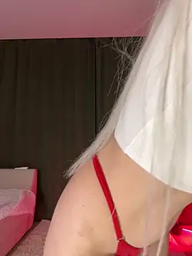 Snapshot of LoveLuna_ chatting on May 2026 10:19:01 PM LoveLuna online show from May 2026 10:19:01 PM