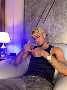 AaronCruz  online show from September 2025 01:02:01 PM